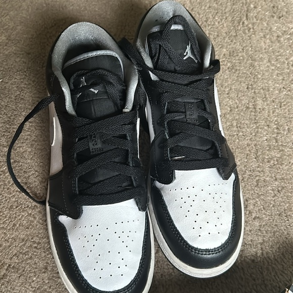 black & grey jordan lows - Picture 2 of 4